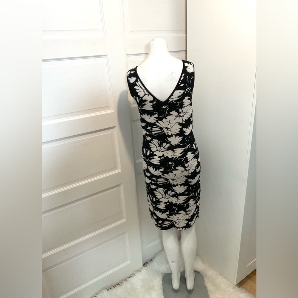EMPROVED FLORAL DRESS - Picture 7 of 9